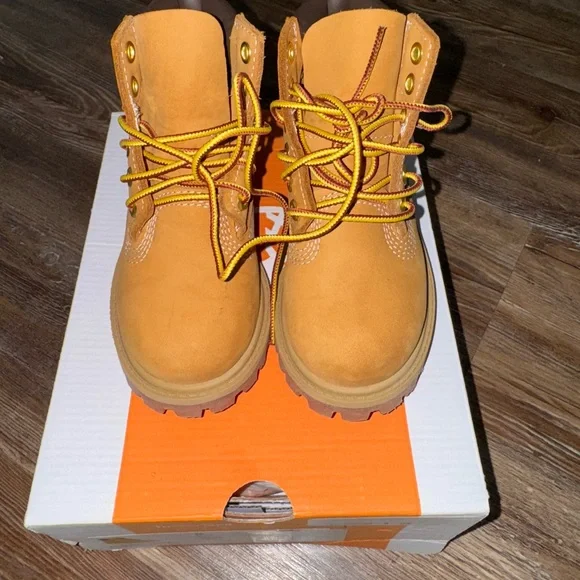 Toddler Timberland Boots - Picture 2 of 5